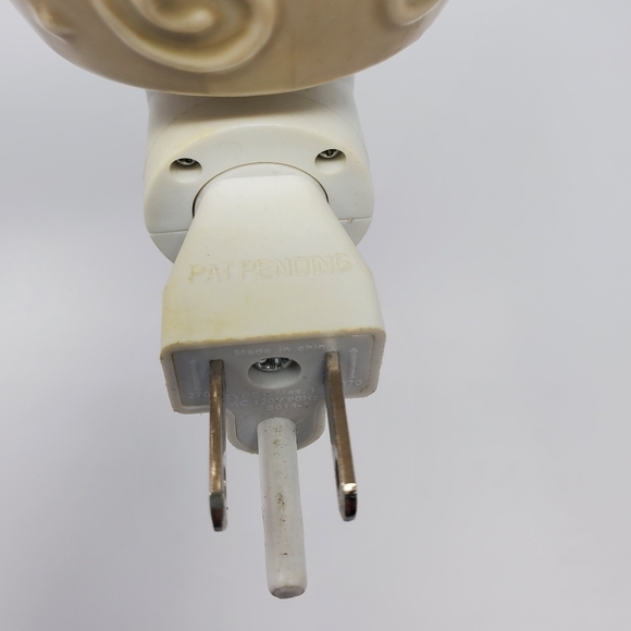 SCENTSY RUSTIC STAR MINI PLUG IN WARMER RETIRED BEIGE SWIRL BARN RED STAR - Picture 9 of 13